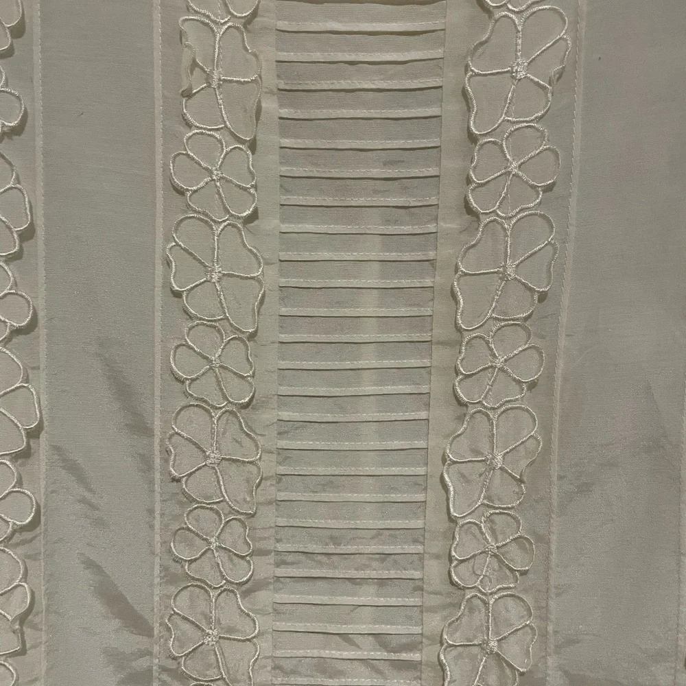 Halogen Cream Sleeveless Top - Picture 3 of 7